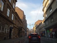 Gundulićeva ulica. Skele, dizalice i kolona. Pogled prema sjeveru. U prolazu 13. ožujka 2026. godine